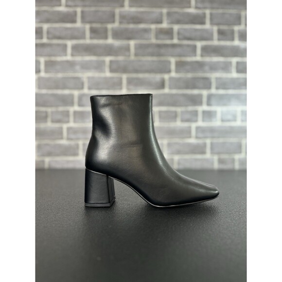 Journee Collection Womens 7M Black Haylinn Block Faux Leather Heeled Ankle Boot - Picture 1 of 14